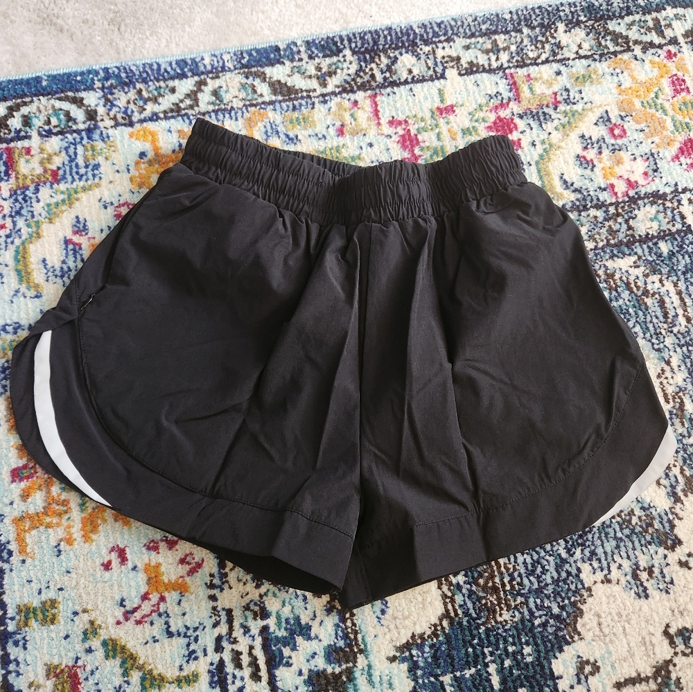 Alphalete Stride Short - Black - M